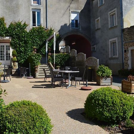 Hotel Logis Le Bretagne Sillé-le-Guillaume Exterior foto