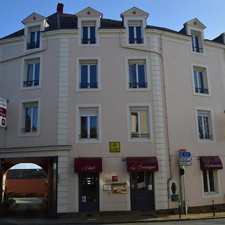 Hotel Logis Le Bretagne Sillé-le-Guillaume Exterior foto